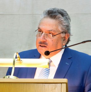 Ο ομιλητής Β.Ν.ΠΑΠΠΑΣ